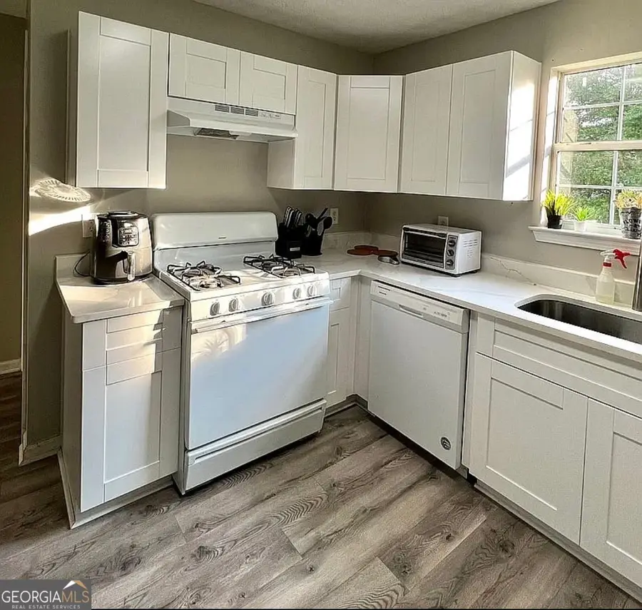 3267 Forrest Bluff Way, Lithonia, GA 30038 - Image #3