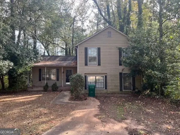 1027 Mainstreet Lake Drive, Stone Mountain, GA 30088