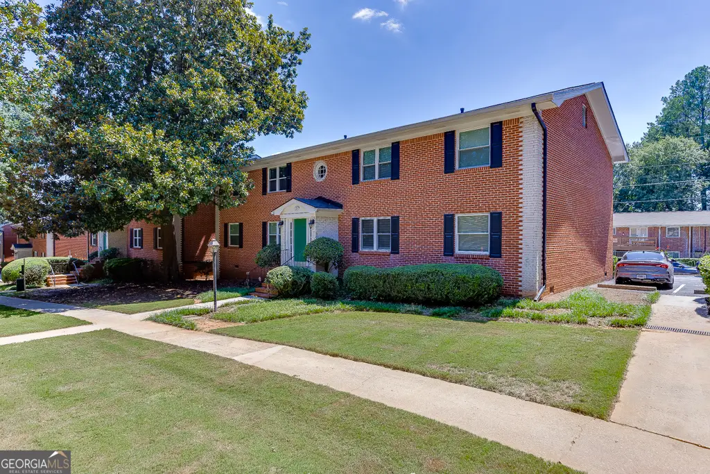 4282 Roswell Road Nw #D2, Atlanta, GA 30342 - Image #1