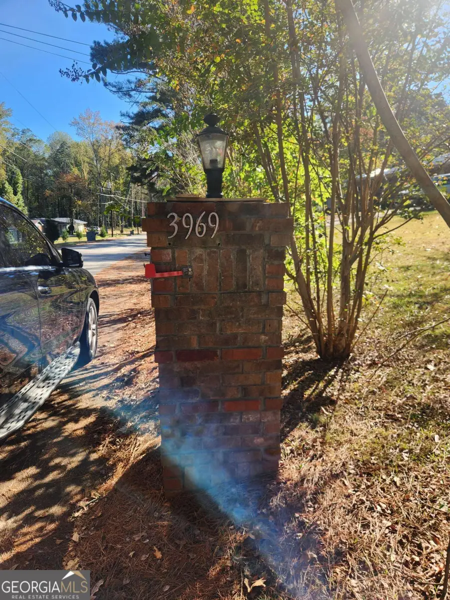 3969 W Hilda Circle, Decatur, GA 30035 - Image #2