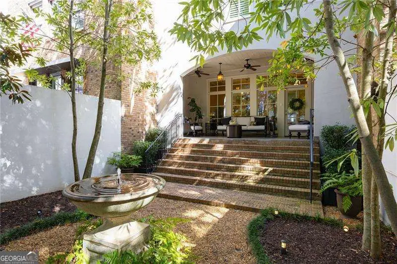 125 Hubbard Road, Woodstock, GA 30188 - Image #2