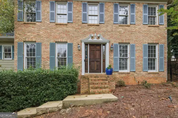 9156 Branch Valley Way, Roswell, GA 30076