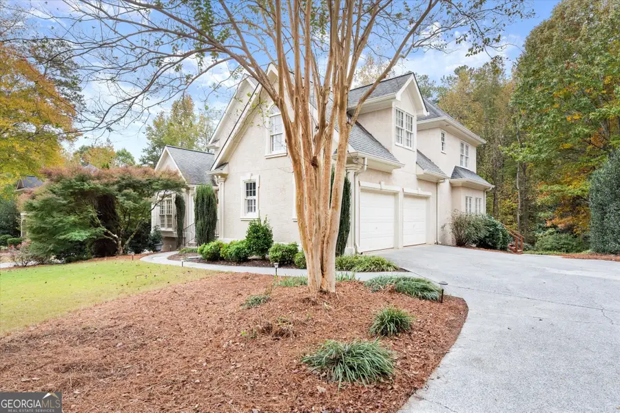 5362 Thornapple Lane Nw, Acworth, GA 30101 - Image #2