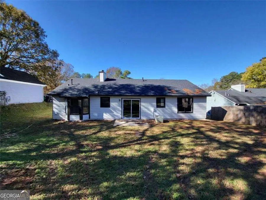 915 Fox Valley Court, Stone Mountain, GA 30088 - Image #2