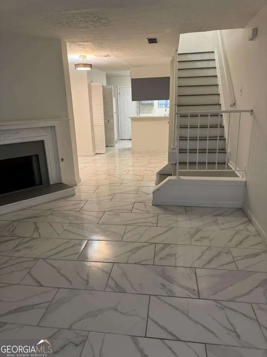 498 Prince Of Wales, Stone Mountain, GA 30083 - Image #3