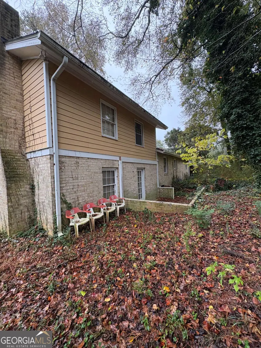 383 Ben Avenue Sw, Lilburn, GA 30047 - Image #3