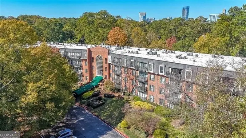 28410 Plantation Drive Ne, Atlanta, GA 30324 - Image #2