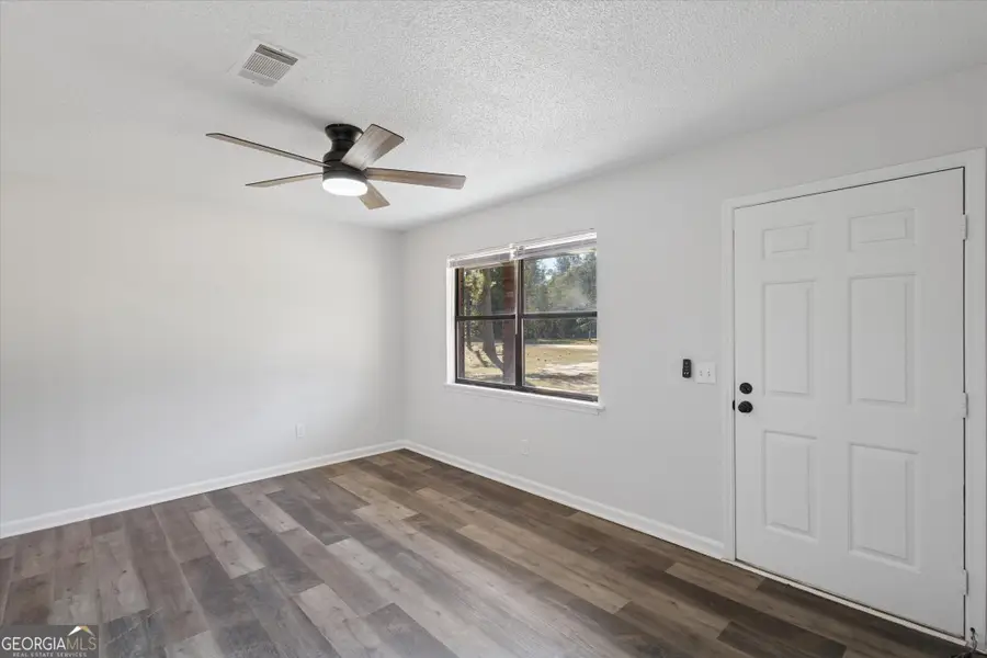 186 Community Circle, Jesup, GA 31545 - Image #2