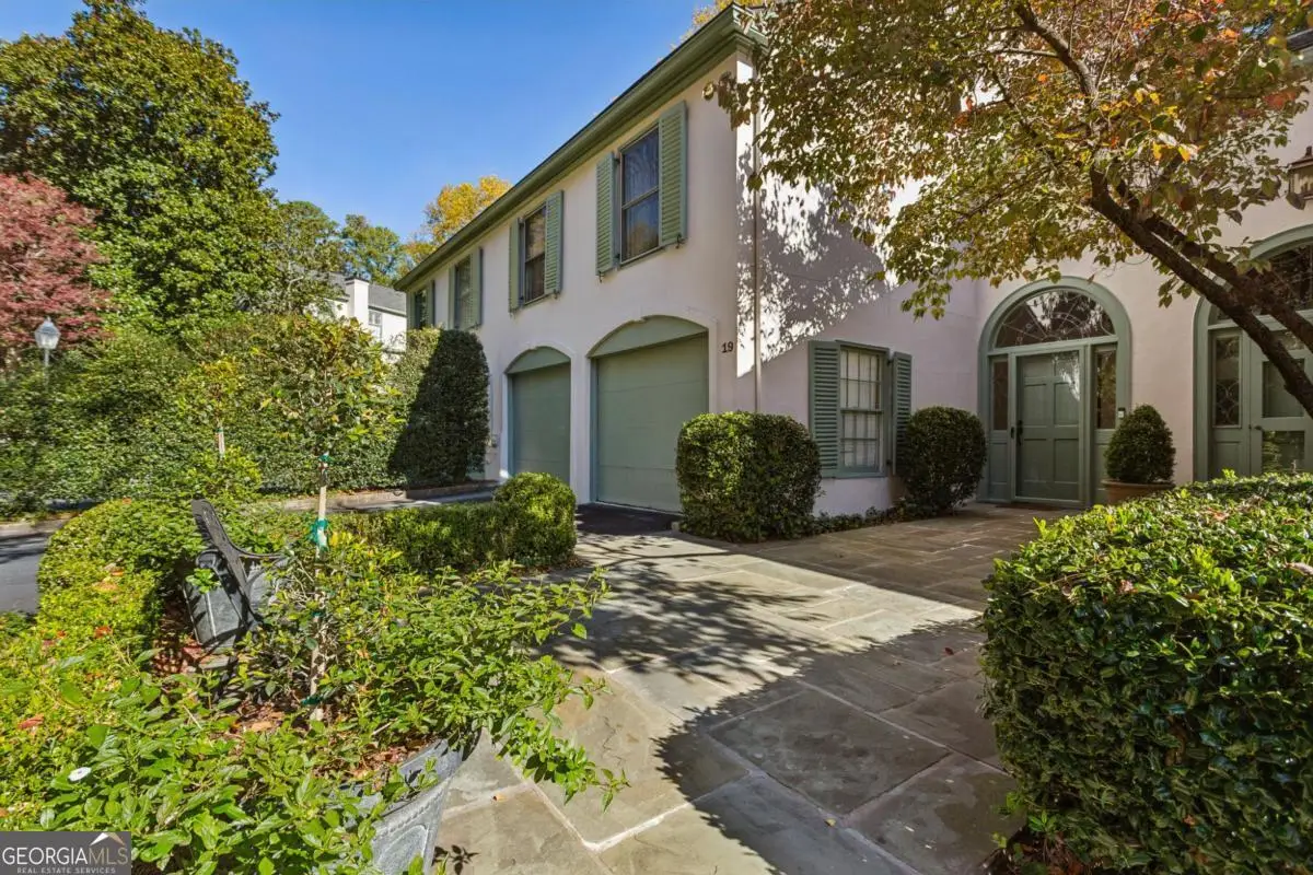 19 Mooregate Square, Atlanta, GA 30327 - Image #1