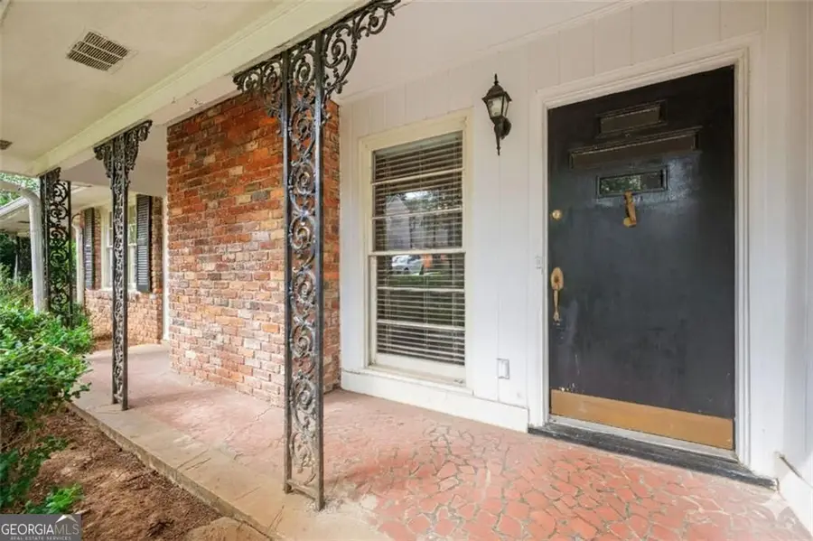 5860 Greenbrier Road Ne, Atlanta, GA 30328 - Image #2