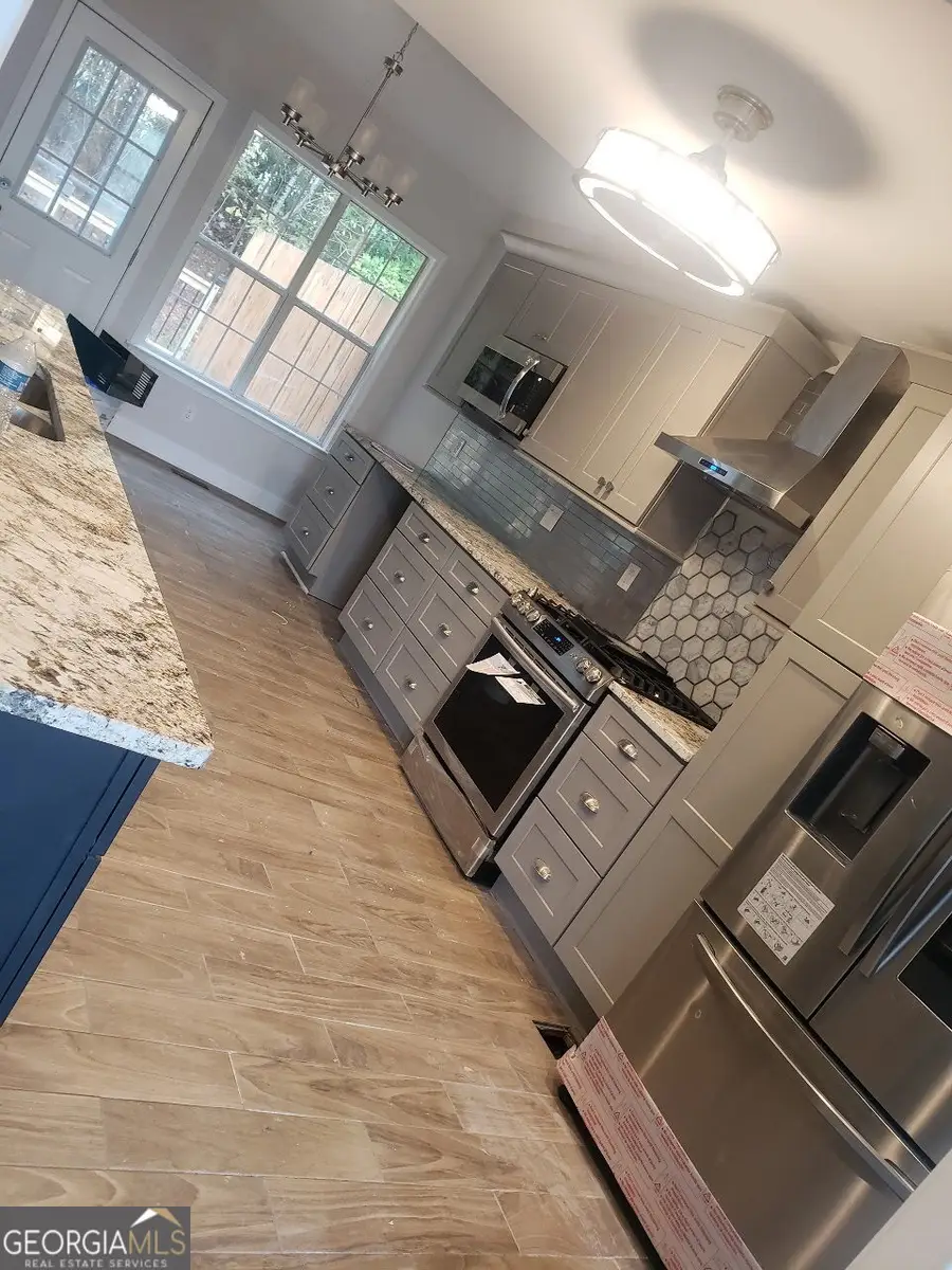 325 SW Belgrave Court Sw, Atlanta, GA 30331 - Image #2