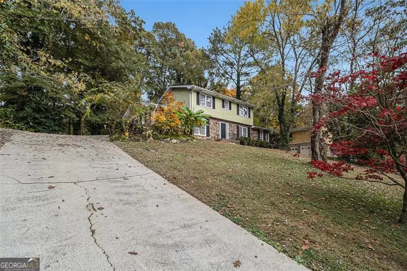 348 Shelton Woods Court, Stone Mountain, GA 30088 - Image #3