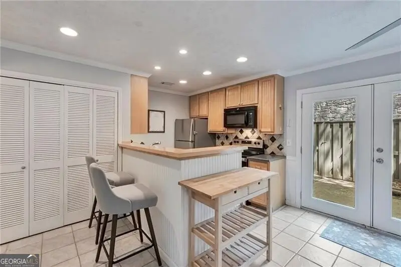 8 Arpege Way Nw, Atlanta, GA 30327 - Image #2