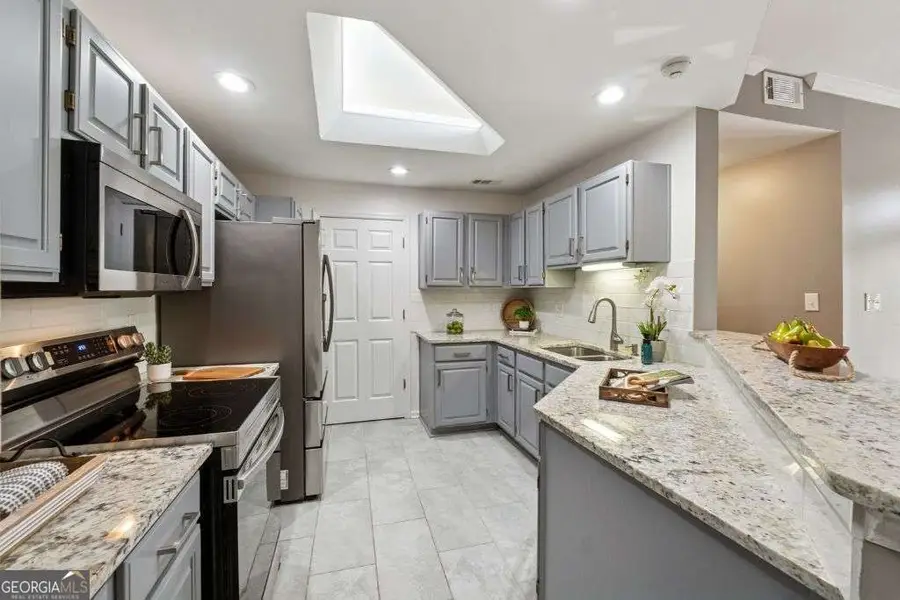 1037 Mcgill Park Avenue Ne, Atlanta, GA 30312 - Image #3