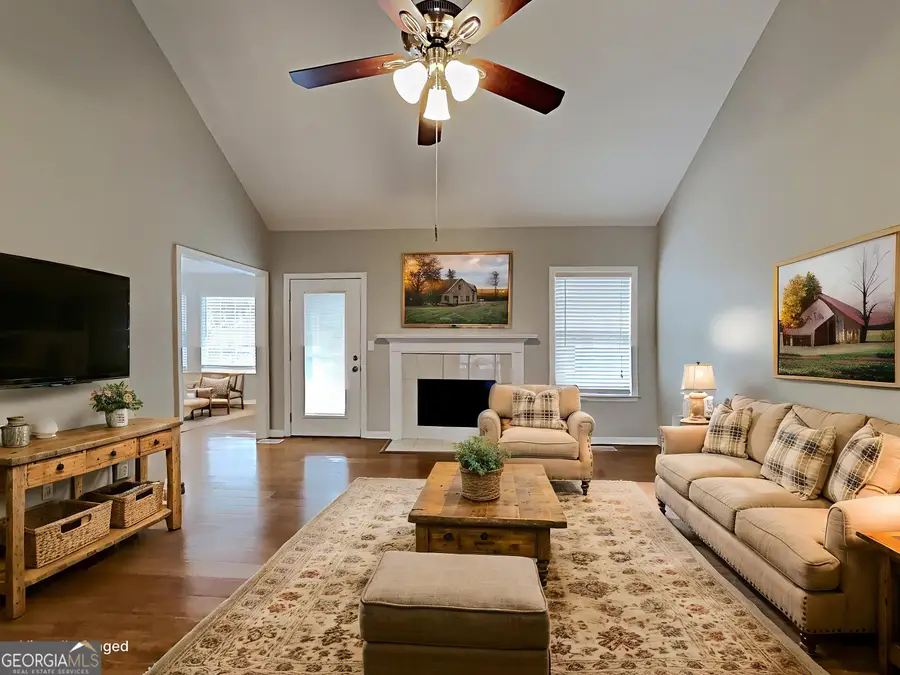 3931 Robindale Drive, Douglasville, GA 30135 - Image #2