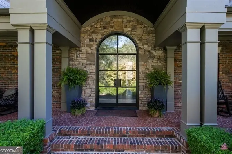 320 Long Glen Drive, Atlanta, GA 30327 - Image #3