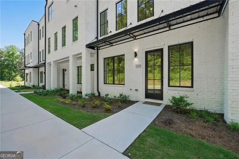 2206 Carlton Court, Atlanta, GA 30318 - Image #2