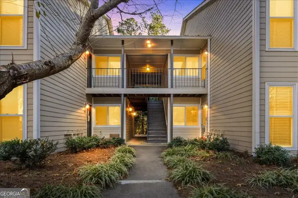 1009 Lake Pointe Circle, Roswell, GA 30075