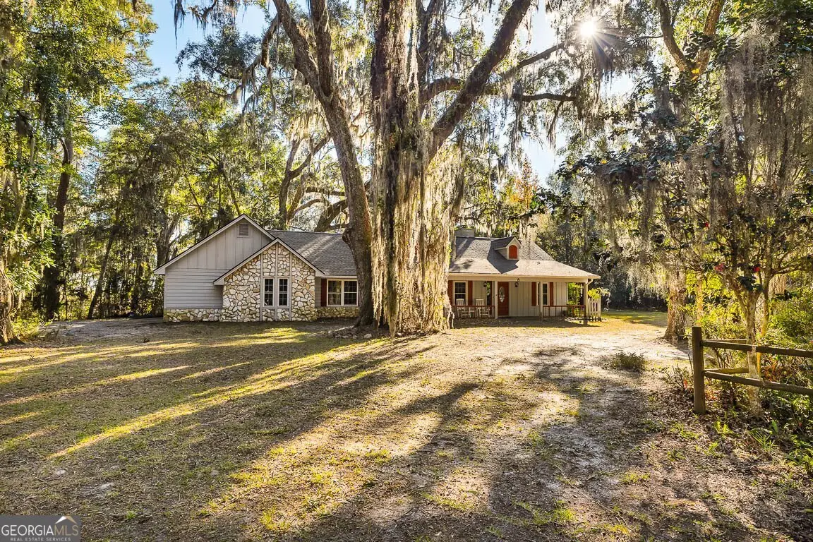 8 W London Hill Road, Woodbine, GA 31569 - #1