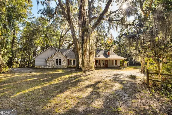 8 W London Hill Road, Woodbine, GA 31569