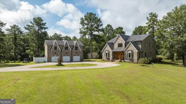 13 Southern Waters Way, Forsyth, GA 31029