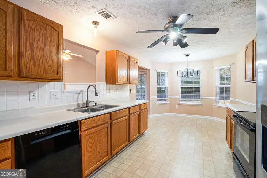 525 Aristocrat Drive, Loganville, GA 30052 - Image #3