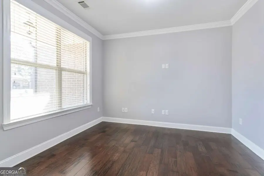 330 La Perla Drive, Sugar Hill, GA 30518 - Image #2