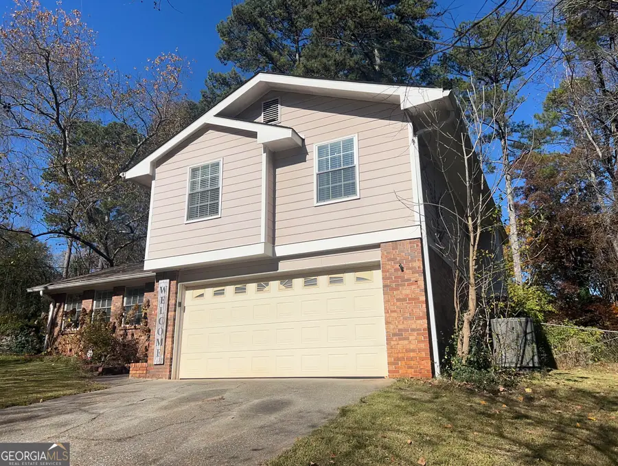 5633 Breezy Court Sw, Lilburn, GA 30047 - Image #3