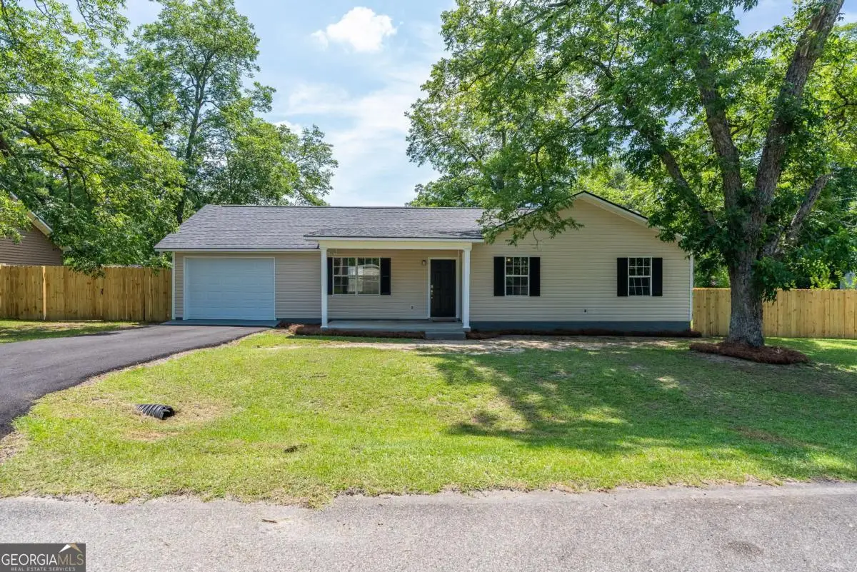 117 Royal Circle, Fitzgerald, GA 31750 - Image #1