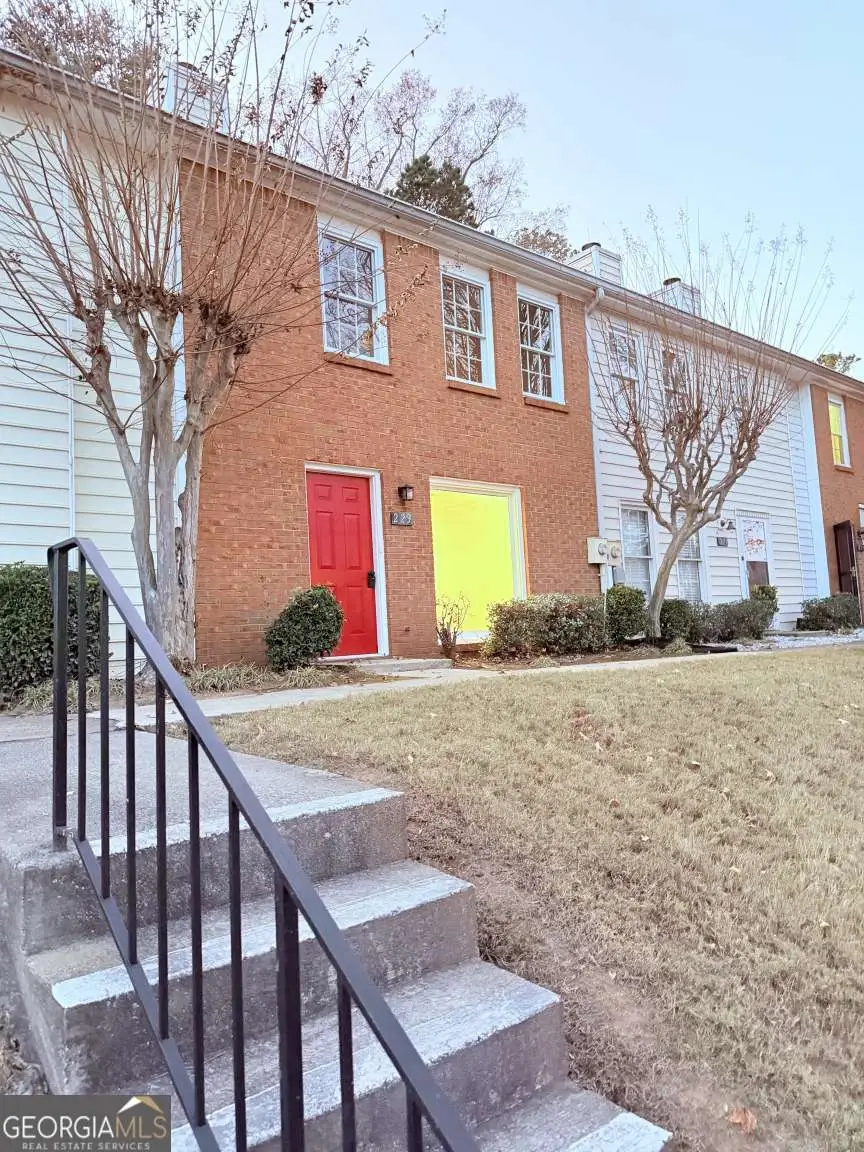 223 High Creek Drive, Roswell, GA 30076 - Image #2