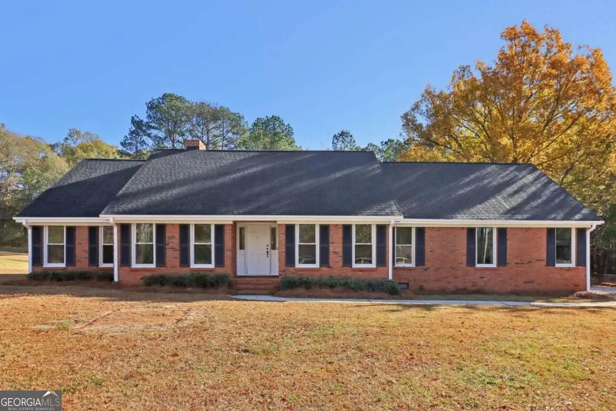 135 Willow Lake Lane, Sharpsburg, GA 30277 - Image #1