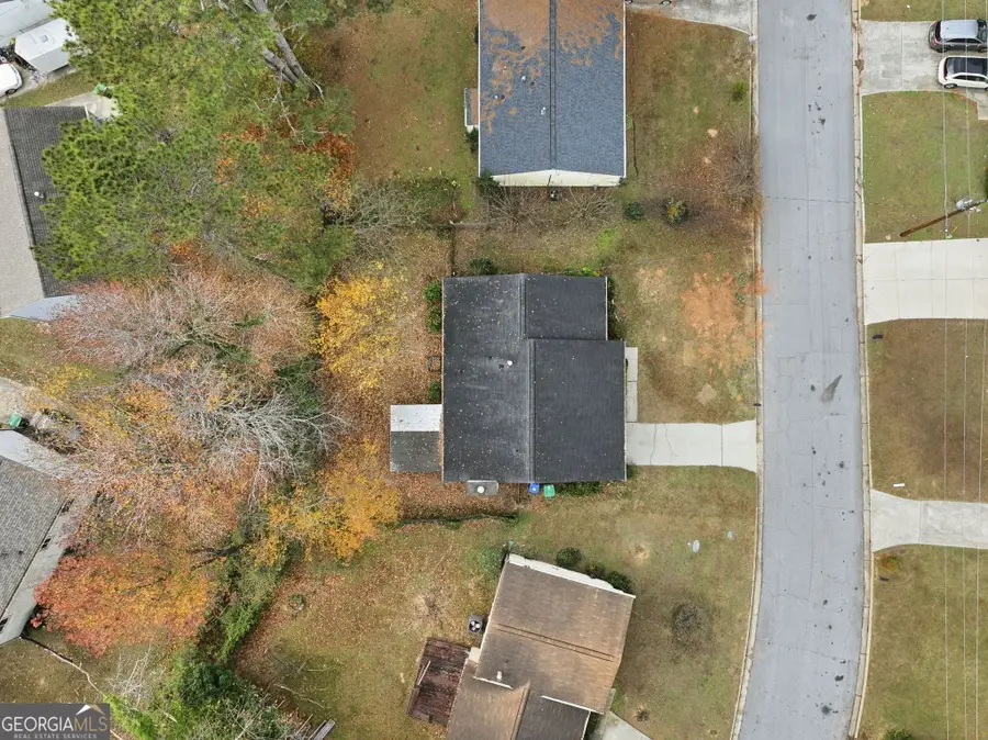 5323 Tracey Drive, Stone Mountain, GA 30088 - Image #3