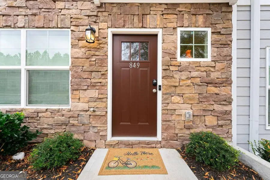 849 SW Crestwell Ct Way Sw, Atlanta, GA 30331 - Image #2