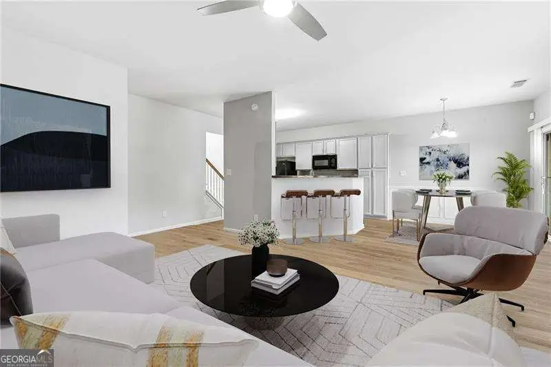 384 Creek Manor Way, Suwanee, GA 30024 - Image #2