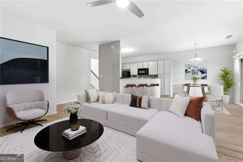 384 Creek Manor Way, Suwanee, GA 30024 - Image #3