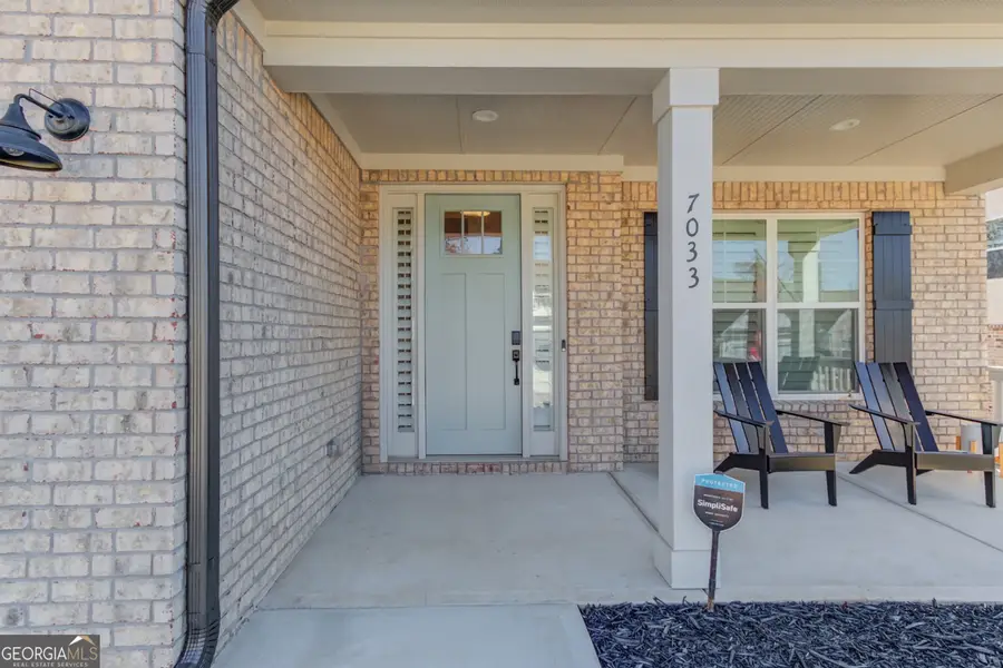 7033 Manchester Drive, Flowery Branch, GA 30542 - Image #2