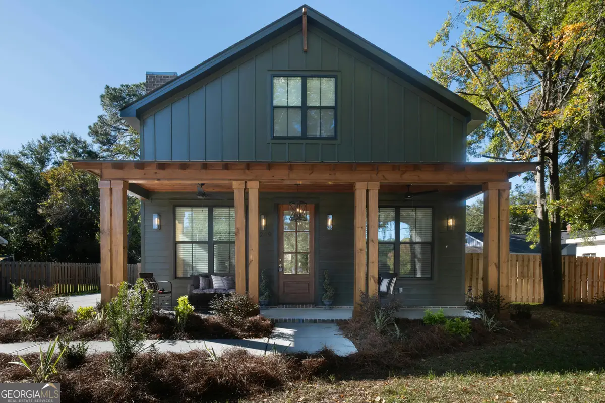 209 E Derenne Avenue, Savannah, GA 31405 - Image #1