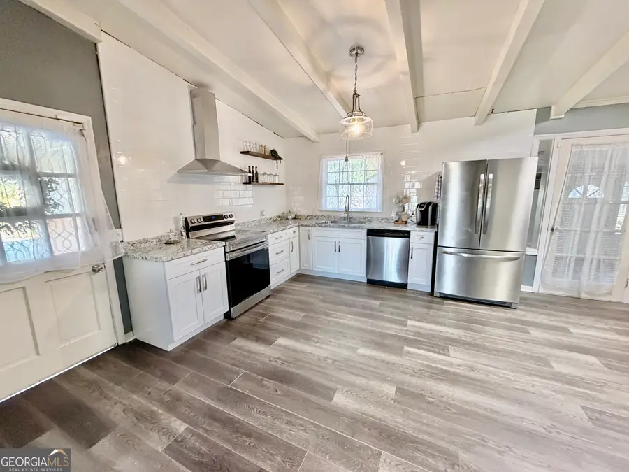 221 S College Street, Metter, GA 30439 - Image #3