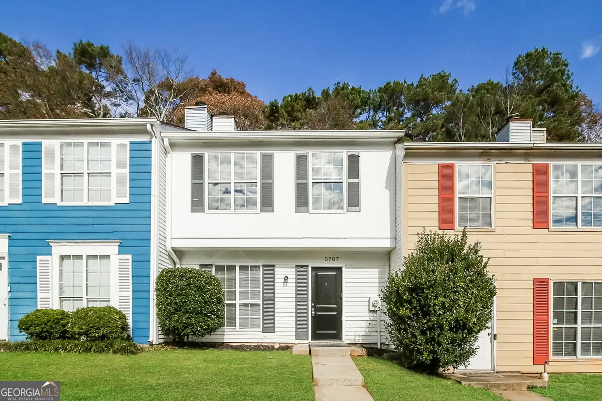 5707 Wells Circle, Stone Mountain, GA 30087 - Image #1