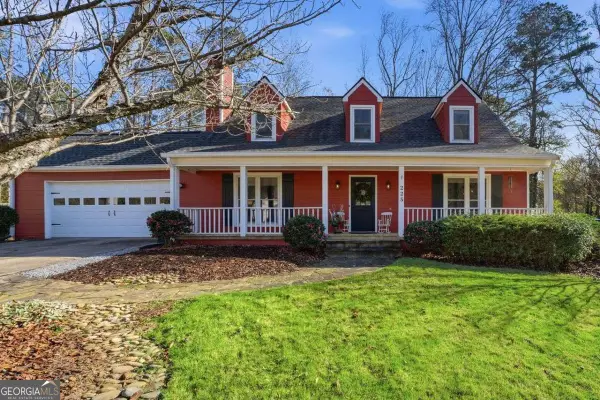 225 Barrington Drive E, Roswell, GA 30076