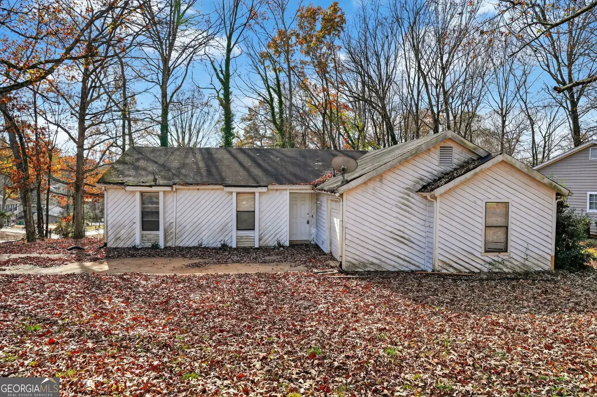 868 Greenhedge Drive, Stone Mountain, GA 30088 - Image #1