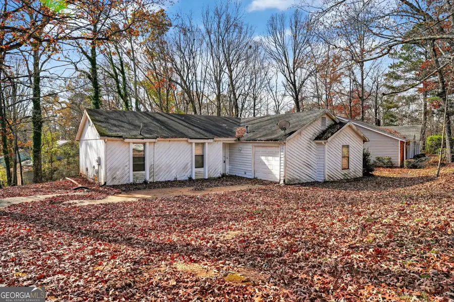 868 Greenhedge Drive, Stone Mountain, GA 30088 - Image #2