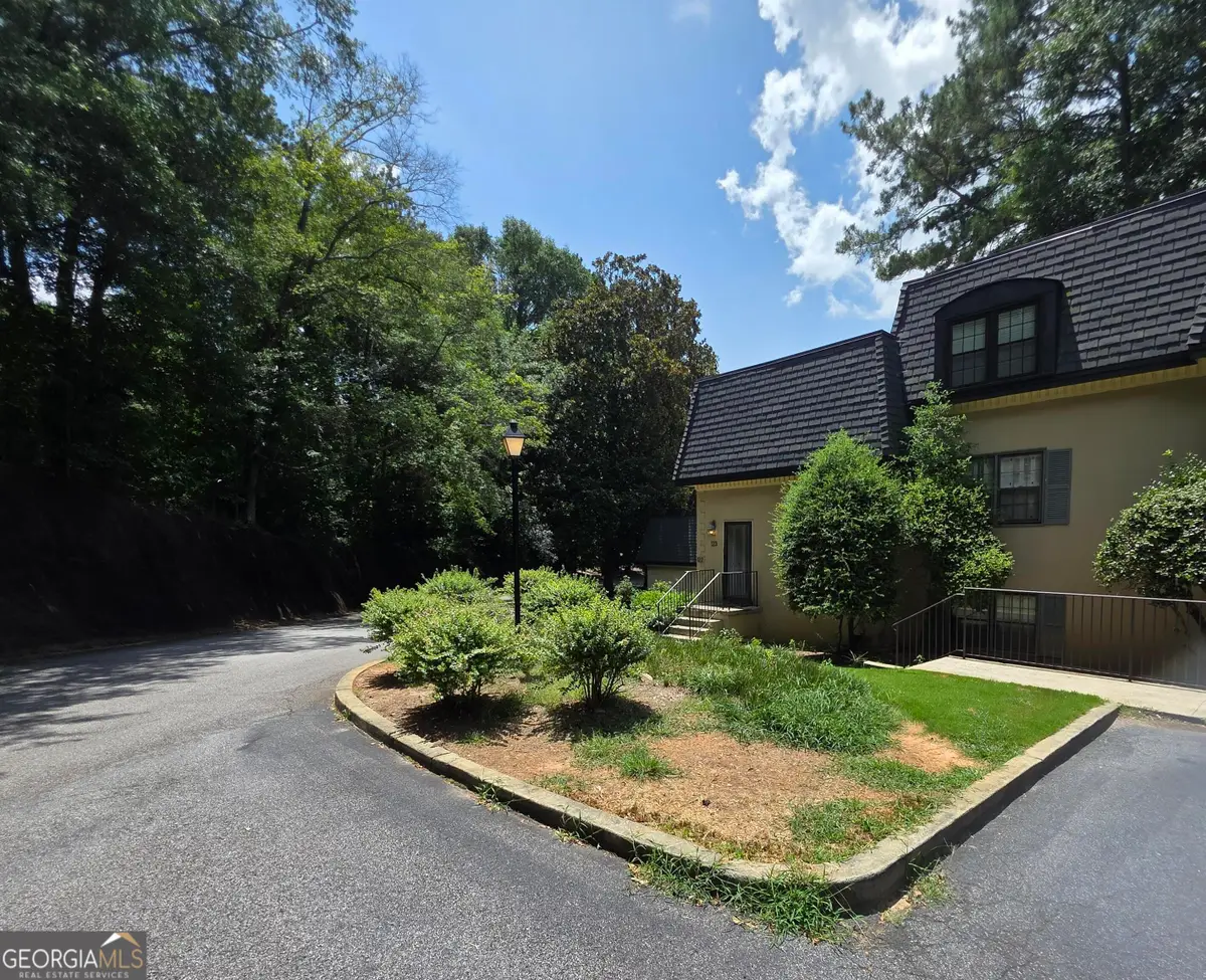 123 Elysian Way Nw, Atlanta, GA 30327 - Image #1