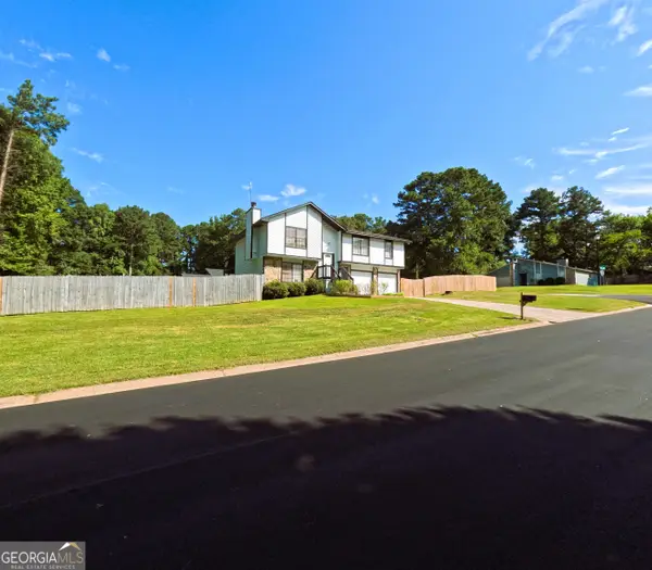 3695 Winterberry Lane, Snellville, GA 30039