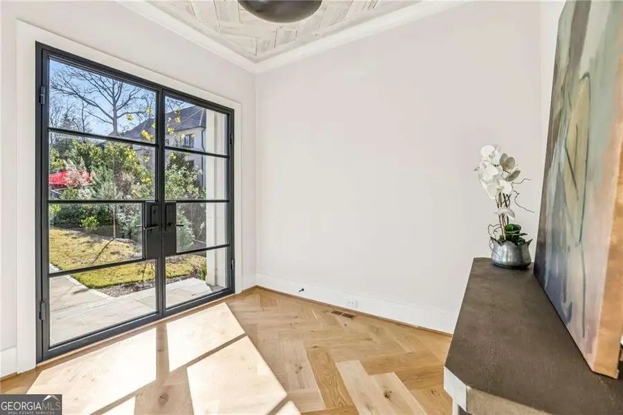 825 Kenry Court, Atlanta, GA 30342 - Image #3