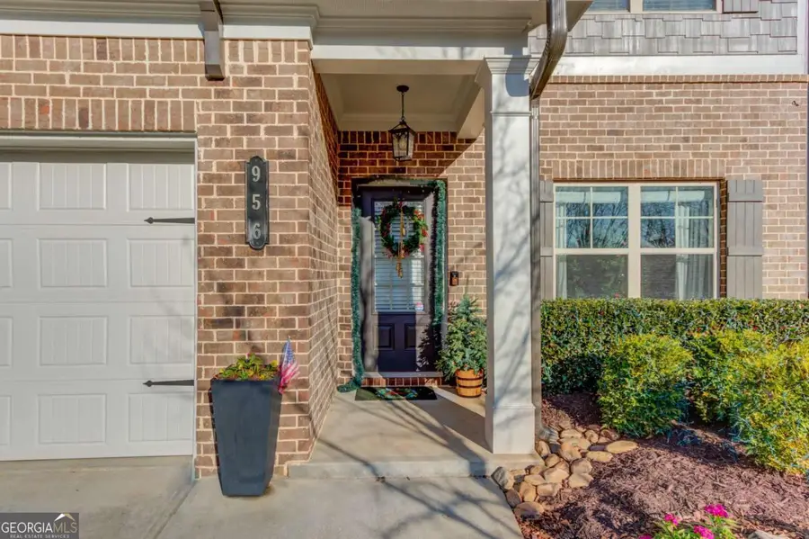 956 Brighton Park Circle, Hoschton, GA 30548 - Image #3