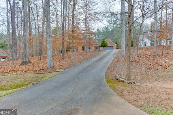 61 Hunters Way, Hoschton, GA 30548