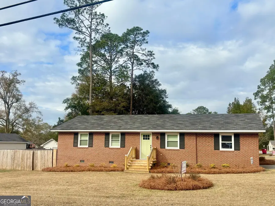 136 S Third Avenue, McRae Helena, GA 31055 - Image #2