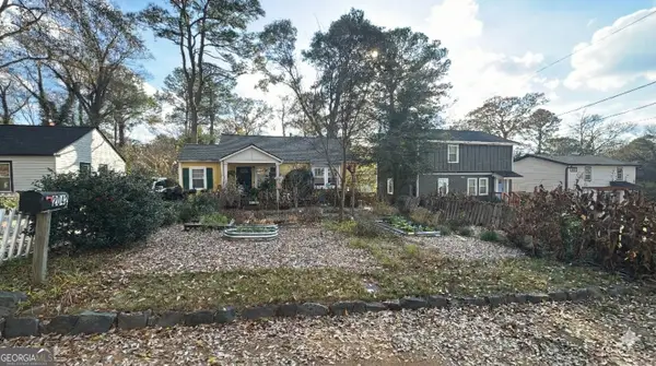 2042 Arlington Circle Nw, Atlanta, GA 30318