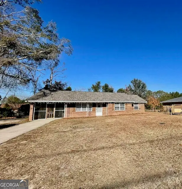 64 Lakeside Dr, Hazlehurst, GA 31539 - Image #2